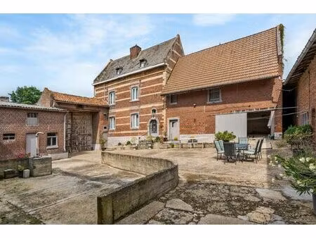 authentieke vierkantshoeve op 40a14ca te spouwen