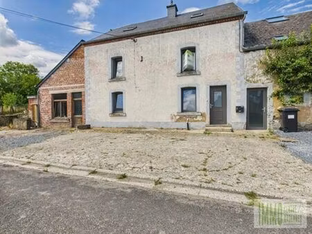 ancienne fermette rénovée dans la commune de léglise