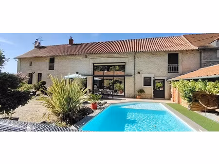 vente maison 5 pièces 230 m² à colombiers (86490)  445 000 €