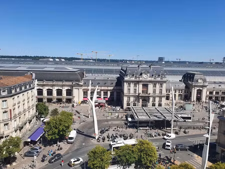 location meublée appartement 3 pièces 59 m² à bordeaux (33000)  1 200 €