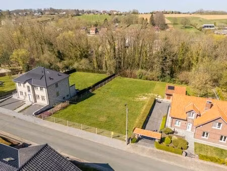 terrain à bâtir de 12 70 ares près du centre de huldenberg