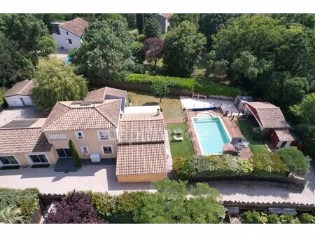 maison de luxe à vendre à mas-de-londres