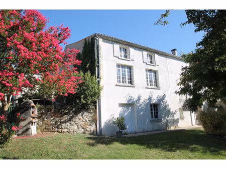 exclusivite : maison en pierre 6 pieces entre cognac et saintes