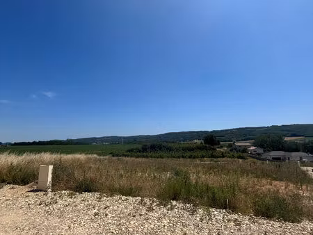 terrain anneyron 656m2
