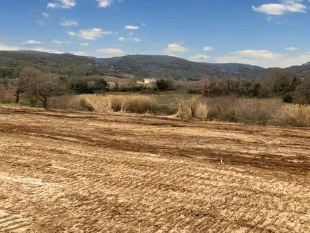 terrain saint montan