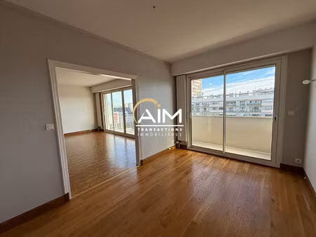 appartement tours dernier étage 101 m2 avec grand roof top