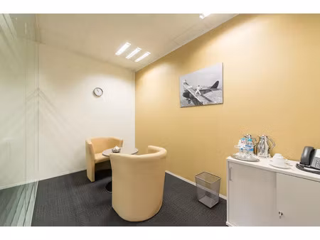 location meublée locaux professionnels 5 m² à paray-vieille-poste (91550)  99 €