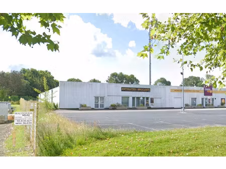 location locaux professionnels 750 m² à falaise (14700)  2 600 €