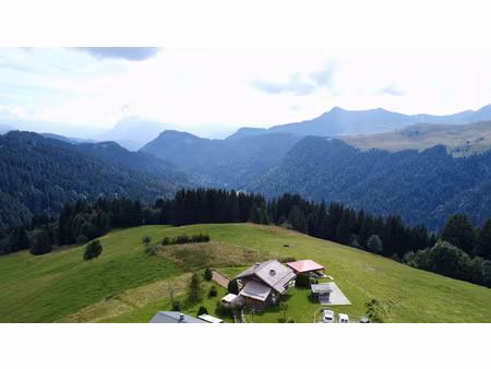 chalet rénové au coeur des alpages