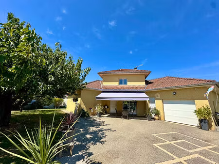 maison plain-pied  piscine et grand terrain