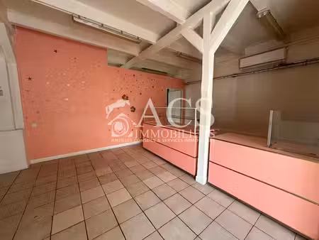 local commercial 70 m2 proche savane de fort de francve