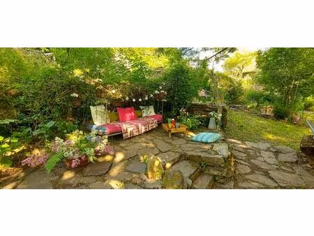 charming property – 350 m² of usable space – 10 rooms – 2 700 m² garden – riverfront –...