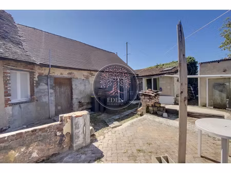 maison dans village calme