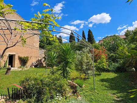 ensemble immobilier de caractère dans les corbières  à 30 minutes de narbonne et des...