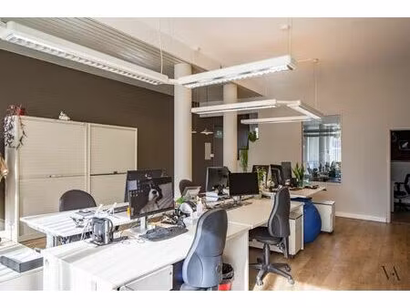 erg ruime kantoor- of praktijkruimte met parkingbox nabij uz gasthuisberg