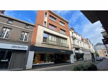 dit prachtige handelspand bevindt zich op een toplocatie in lokeren  in de kerkstraat