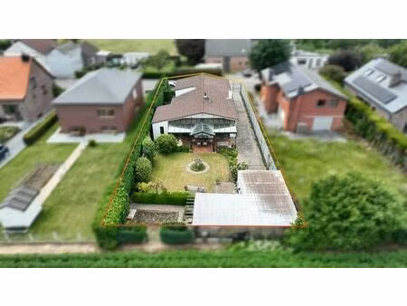 coup de coeur : bungalow 2 ch  2 terrasses  garage  jardin.