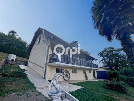 maison familiale avec véranda  dépendance et piscine à 5 min d’oloron