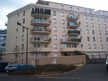 location parking à massy (91300)  60 €