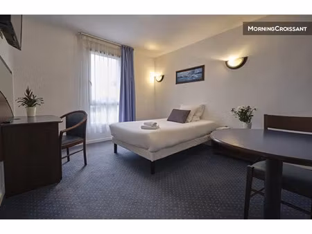 location meublée appartement 1 pièce 20 m² à carcassonne (11000)  525 €