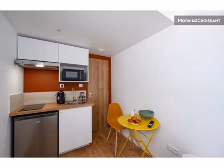 location meublée appartement 1 pièce 15 m² à valenciennes (59300)  650 €