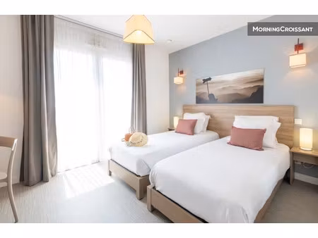 location meublée appartement 1 pièce 23 m² à mandelieu-la-napoule (06210)  780 €