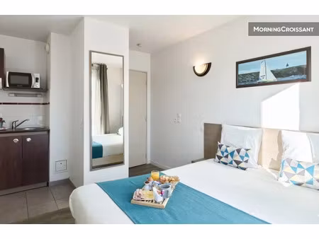 location meublée appartement 1 pièce 16 m² à saint-cyr-l'ecole (78210)  830 €