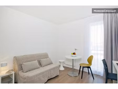 location meublée appartement 1 pièce 19 m² à massy (91300)  990 €
