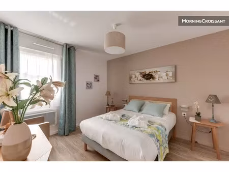 location meublée appartement 1 pièce 25 m² à challans (85300)  990 €
