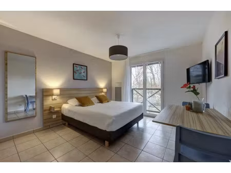 location meublée appartement 1 pièce 25 m² à divonne-les-bains (01220)  1 170 €