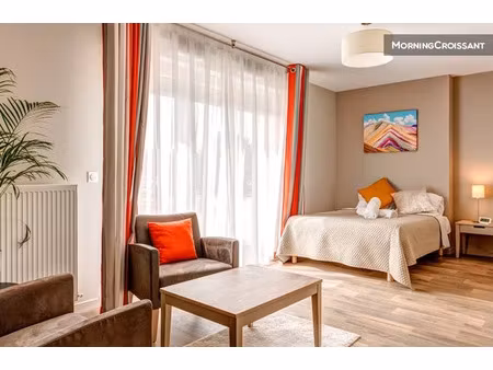 location meublée appartement 2 pièces 40 m² à livry-gargan (93190)  1 100 €