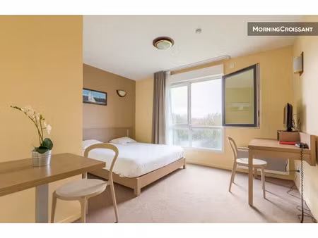 location meublée appartement 1 pièce 20 m² à magny-les-hameaux (78114)  960 €