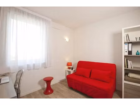 location meublée appartement 1 pièce 18 m² à nanterre (92000)  1 050 €