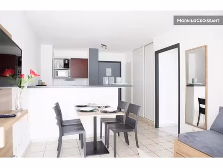 location meublée appartement 2 pièces 35 m² à divonne-les-bains (01220)  1 350 €