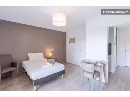 location meublée appartement 1 pièce 27 m² à l'isle-d'abeau (38080)  1 080 €