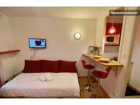location meublée appartement 1 pièce 20 m² à lyon 8ème (69008)  1 200 €