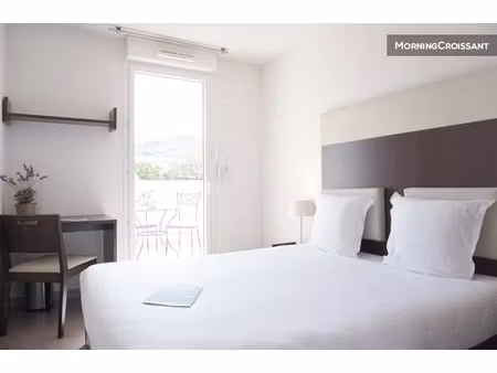 location meublée appartement 2 pièces 35 m² à six-fours-les-plages (83140)  1 170 €