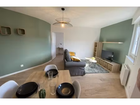 location meublée appartement 1 pièce 63 m² à villefontaine (38090)  1 370 €