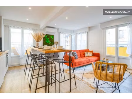 location meublée appartement 3 pièces 69 m² à antibes (06600)  1 771 €