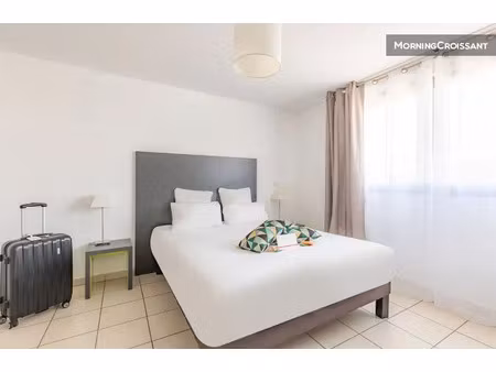 location meublée appartement 1 pièce 18 m² à la ciotat (13600)  1 680 €