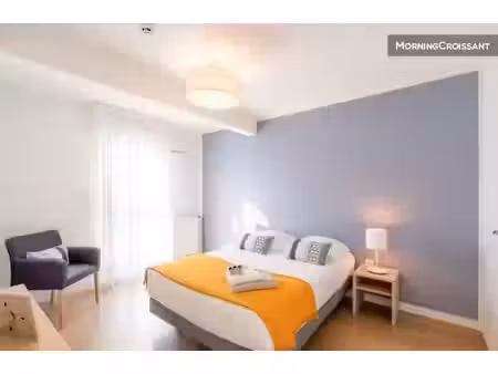 location meublée appartement 2 pièces 41 m² à rochefort (17300)  1 380 €