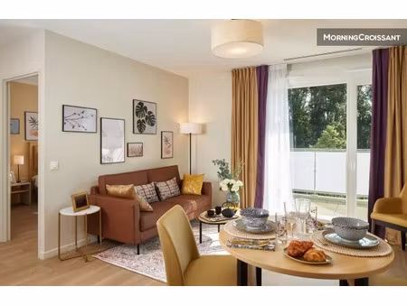 location meublée appartement 2 pièces 42 m² à villefontaine (38090)  1 410 €