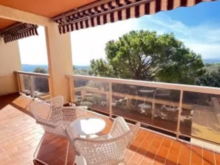 location meublée appartement 2 pièces 62 m² à grasse (06130)  1 800 €