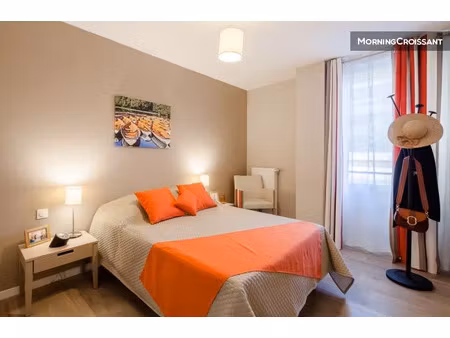 location meublée appartement 2 pièces 45 m² à suresnes (92150)  2 590 €
