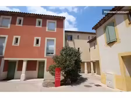 location meublée appartement 4 pièces 80 m² à rousset (13790)  2 220 €