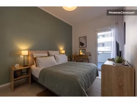 location meublée appartement 2 pièces 40 m² à villeneuve-loubet (06270)  2 000 €