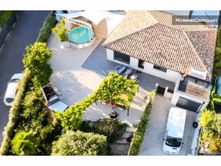 location meublée maison 3 pièces 90 m² à saint-paul-et-valmalle (34570)  2 650 €