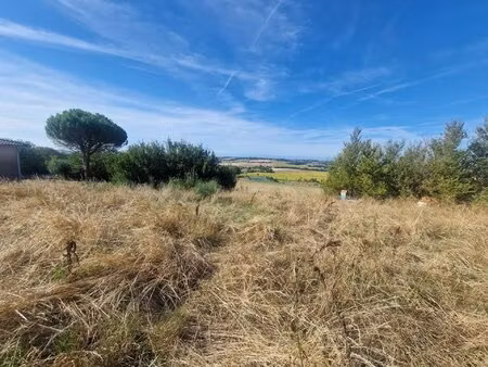 terrain constructible de 900m² environ