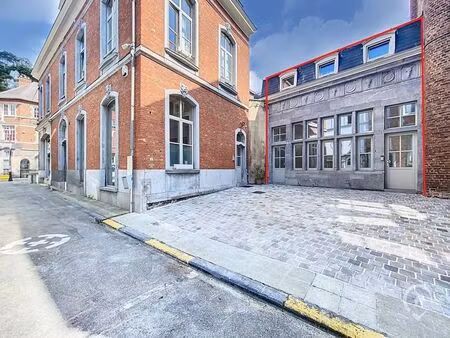 bureaux à louer au centre de dinant