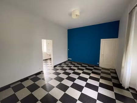 location local commercial 47m² aubenas 07200